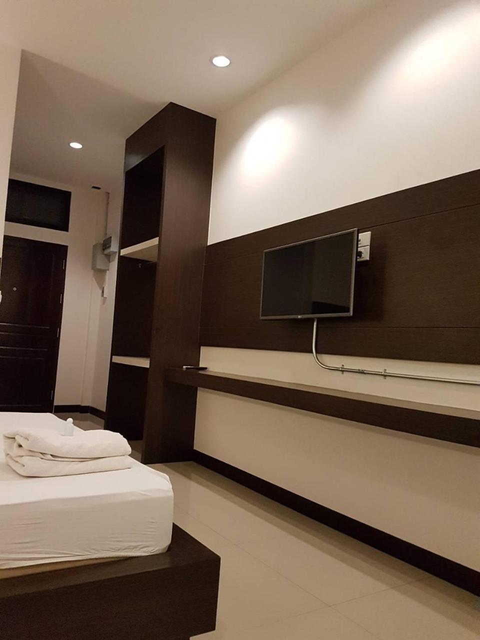 The Room 24 Resort Pathum Thani Extérieur photo