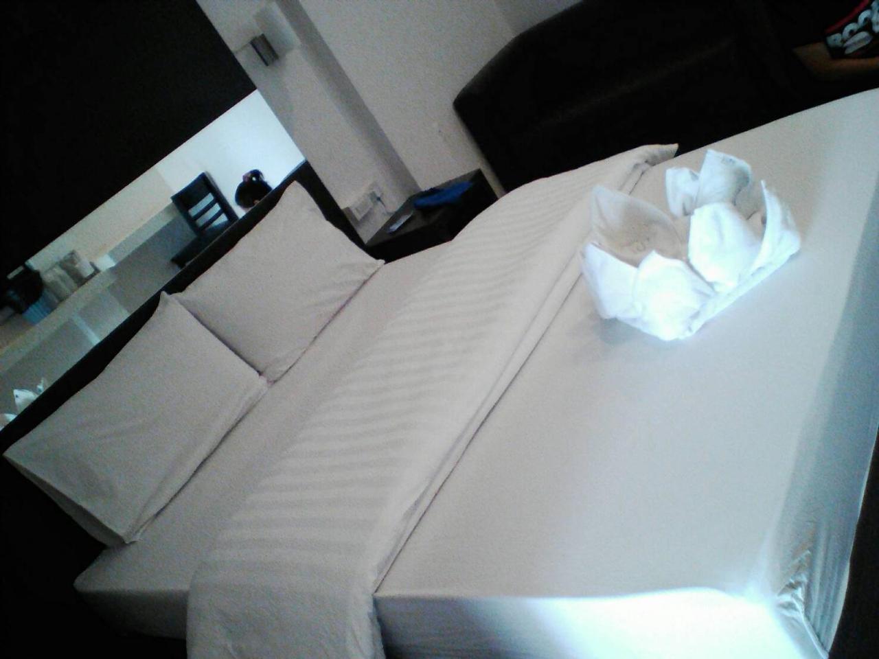 The Room 24 Resort Pathum Thani Extérieur photo