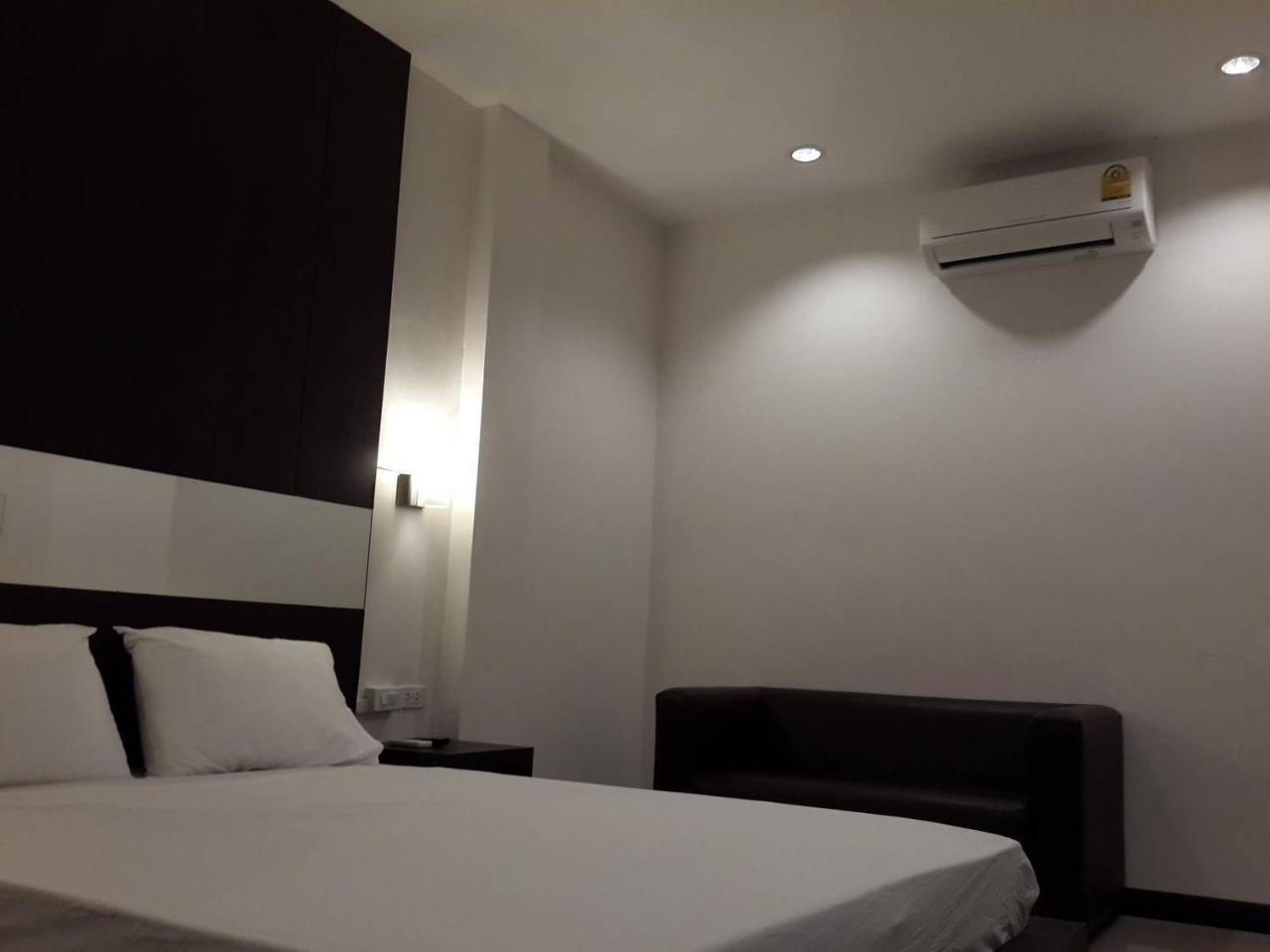 The Room 24 Resort Pathum Thani Extérieur photo